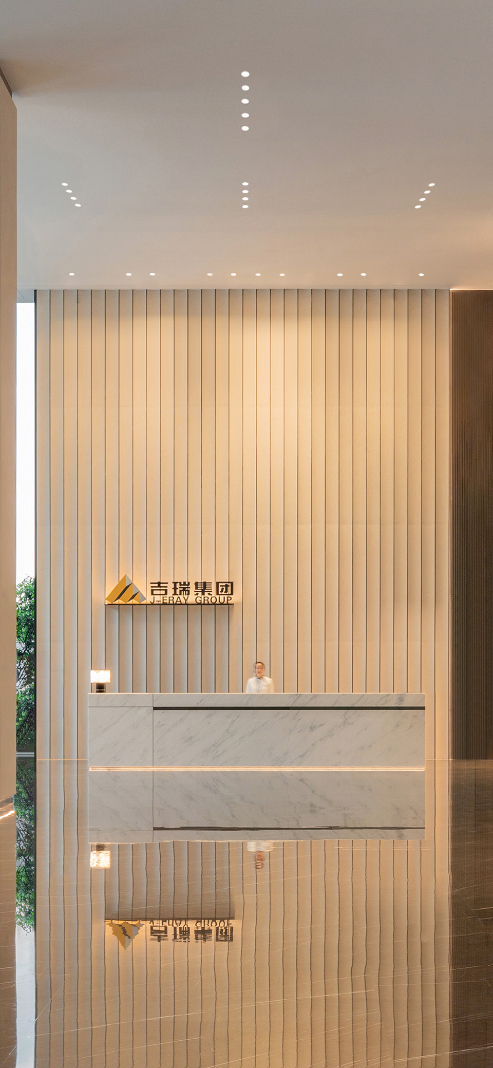 大楼入口_看图王.jpg