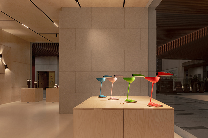 前厅展厅（小鸟灯）.jpg