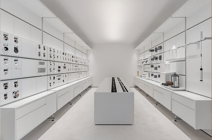 展厅展柜.jpg